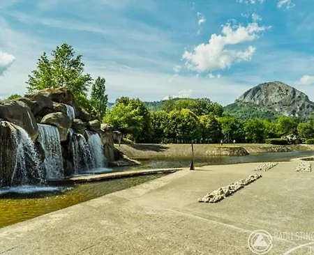 Unique Et Piscine Privative Dans Un Ecrin De Verdure 度假居